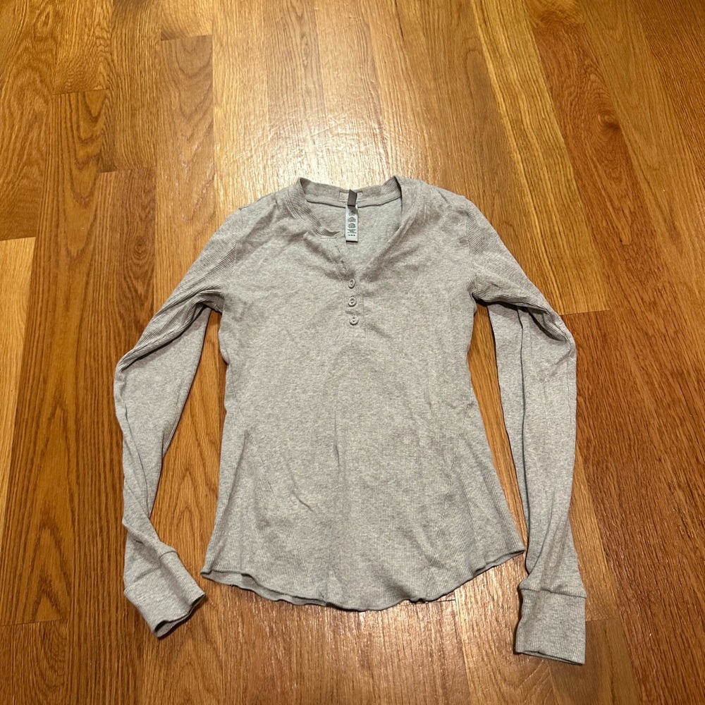 Skims Longsleeve Henley Shirt